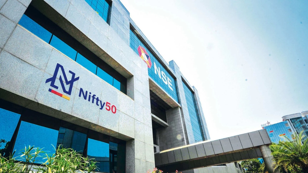 Nifty Turns Negative As Rupee Rises Above 90 Per Dollar